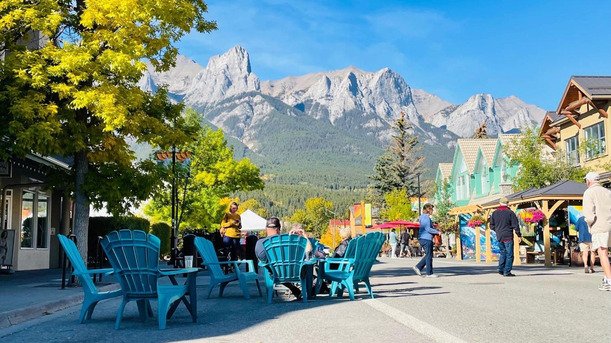 Unit #204 Cozy Mountain View 2Br In Canmore Downtown Exterior photo